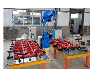 建筑铝模板机器人双工位柔性焊接工作站