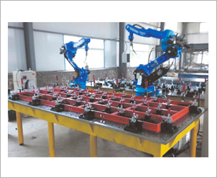 建筑铝模板双机器人双工位自动焊接工作站
